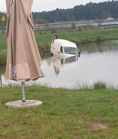 goferek - JES TAKIE AFRYKAŃSKIE TRZYSŁOWIE MORZESZ PRZY PROWADZIĆ BUS DO WODOPOJU ALE...