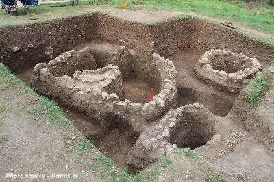 IMPERIUMROMANUM - Odkryto wczesnochrześcijański grób z czasów rzymskich w Serbii

N...