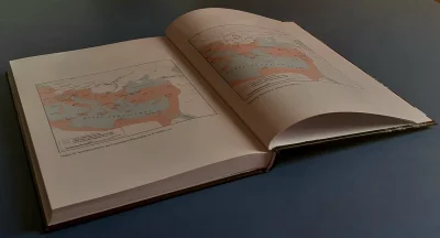 Kakergetes - @Kakergetes: W książce zamieszczono kolorowe mapy: