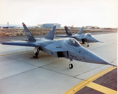 sermen1987 - @horus666: Za to F-22 wygląda świetnie, a jego pierwszy wariant YF-22 wy...