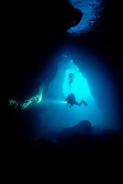 SzaloneWalizki - Malta, może nie ma wielkiej rafy ale ma za to takie jaskinie jak ta ...