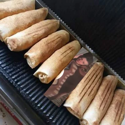 S.....R - @dziki: Skurczybyk zawinął się jak kabab rollo ( ͡° ͜ʖ ͡°)