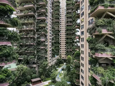 xxii - Chengdu, Chiny
Apartamenty są porośnięte roślinnością na osiedlu mieszkaniowy...
