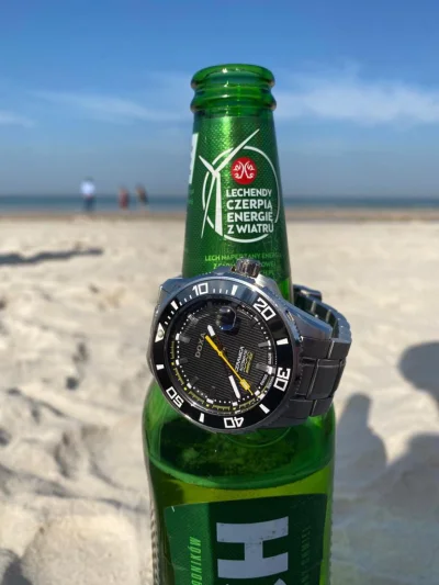 kubelt - Mój wakacyjny zegarek w akcji :)
#watchboners #zegarki