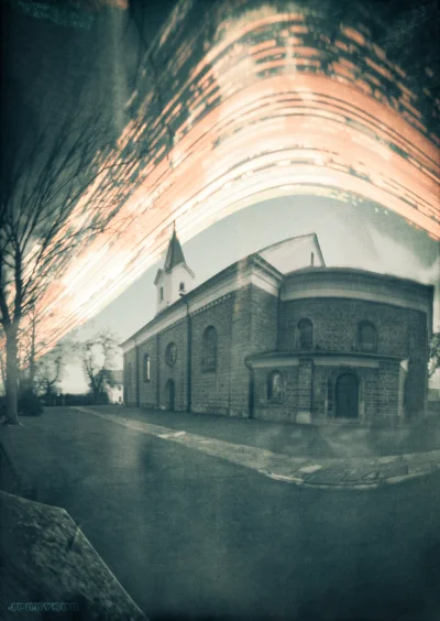 Shomon - pół roku naświetlania, puszka po energolu+papier światłoczuły 
Kościół w Mu...