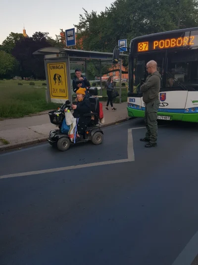 hu-nows - Po co tak kombinować z dwoma pojazdami jak wszędzie można wjechać jednym, n...