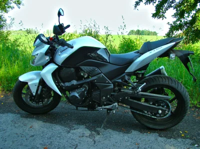 zicher - @PodniebnyMurzyn: miałem taką zetkę, btw to był mój pierwszy motocykl. kupow...
