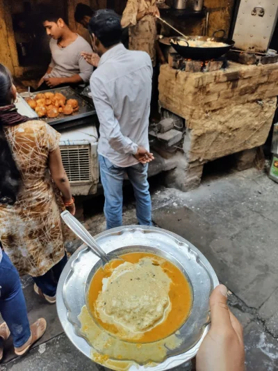 kotbehemoth - Uliczne jedzenie w Indiach to bajka. Ale bym sobie zjadł takie idli w s...
