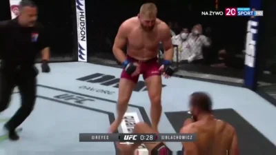 PanWarzywkoooo - #ufc #blachowicz
Blachowicz zostaje mistrzem z muzyką Titanica w tle