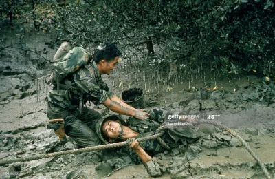 SirGodber - #vietnamwar #wojna #wojnawkolorze #historia #historiajednejfotografii
Poł...