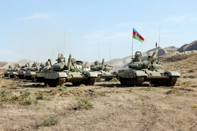 IdillaMZ - Piękne zdjęcie azerskich tanków 
#armenia #azerbejdzan #swiat #wojna #kon...