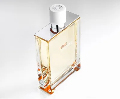 kochamtechno - #perfumy #rozbiorka 
Hejka perfumowe Mirki, chciałbym rozebrać 
Hermes...