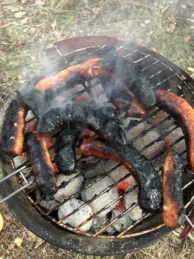 ojrzan88 - jeszcze 5 minut i kiełbaski dojda #kuchnia #kuchennerewolucje #gotujzwykop...