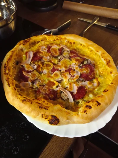 artistyle_pl - Wjechała pizza domowej roboty, zapraszam ( ͡º ͜ʖ͡º) #gotujzwykopem