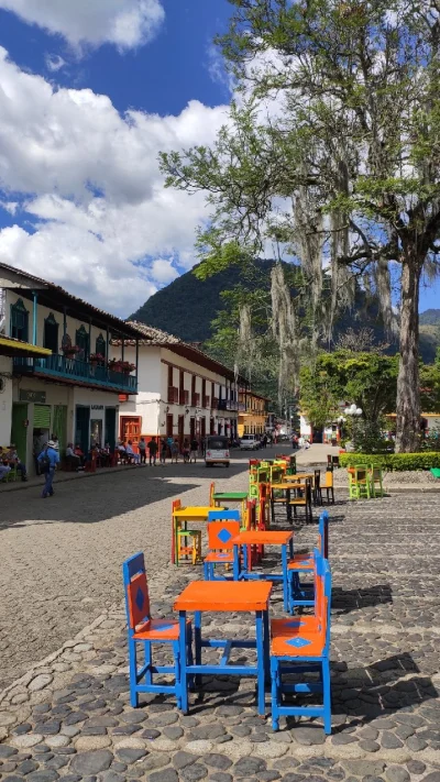 nomadbynature - Malownicze miasteczko Jardin w Kolumbii. Wczoraj pogoda dopisała, wię...