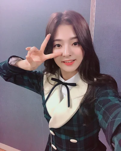 XKHYCCB2dX - #nagyung #fromis9
#koreanka