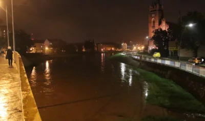 red7000 - Uwaga! Powodzie i podtopienia w całym województwie!

Legnica (na fot.) ró...