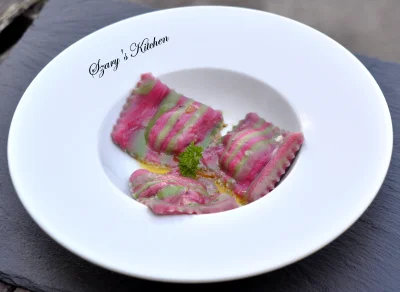 Szarys-Kitchen - Dziś w Szary's Kitchen kolorowe ravioli z mięsem kraba polane masłem...