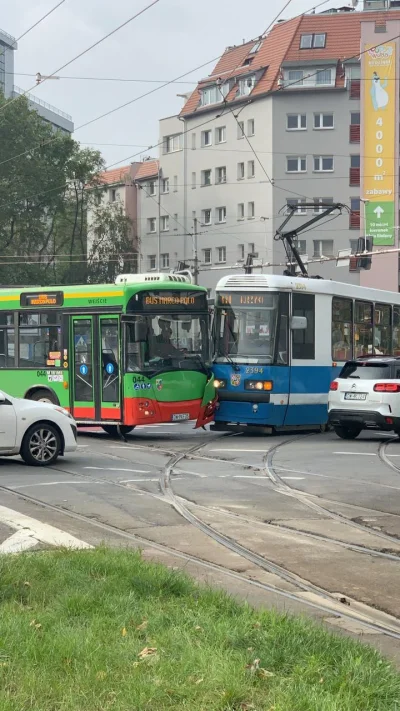 mroz3 - dlaczego firmy transportowe nie mogą żyć w zgodzie?

Powstańców-Hallera

z...