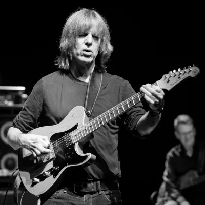 kojotte - Mike Stern - One of the premier guitarists of his generation, the three-tim...