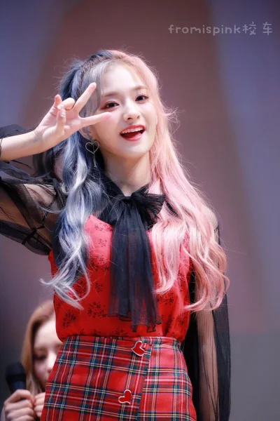 XKHYCCB2dX - #nagyung #fromis9
#koreanka