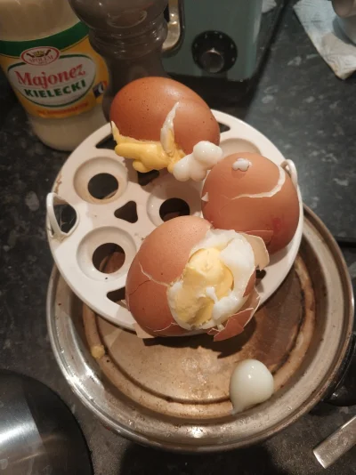 Pieron - Udało mi się źle ugotować jajka... Jest to jakieś osiągnięcie bo dawno nicze...