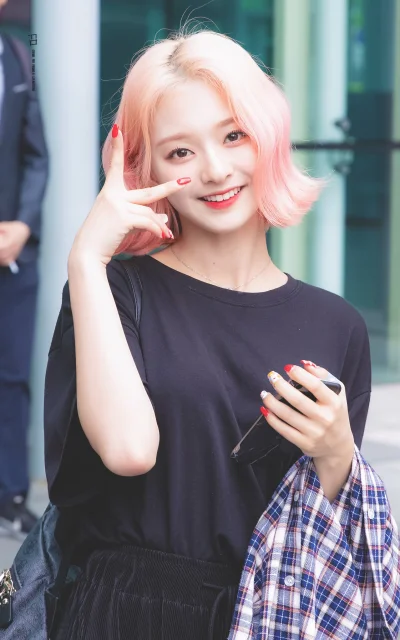 XKHYCCB2dX - #nagyung #fromis9
#koreanka