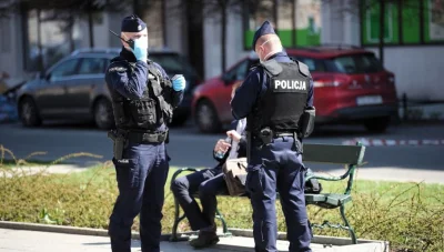 arahooo - Polska policja wlepiająca mandaty bezmaseczkowym foliarzom. Szanujesz, plus...