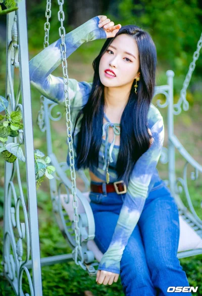 XKHYCCB2dX - #oliviahye #loona 
#koreanka