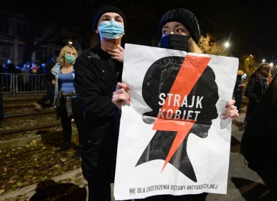 spere - "Nie dla piekła kobiet!". Polacy wychodzą na ulice po decyzji TK ws. aborcji ...