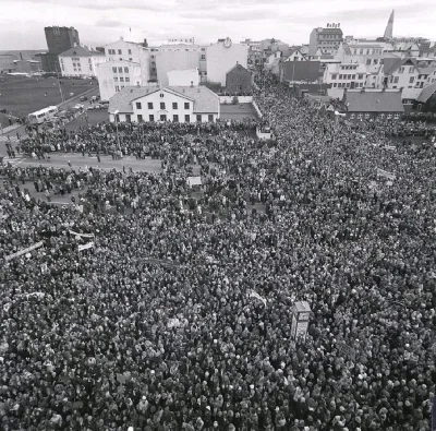 MaxxExx - Dokładnie 45 lat temu. 24 października 1975 r. 90 % kobiet na Islandii prot...