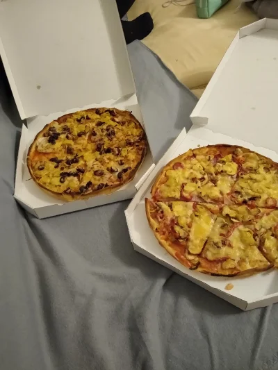 Rafatus69 - Dzisiaj na kolację amerykańska pizza. Bardzo dobra. Dzisiaj wszedłem na w...