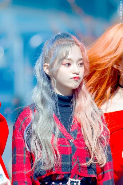 XKHYCCB2dX - #nagyung #fromis9
#koreanka