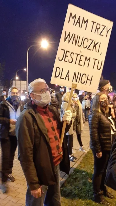 Ordo_Publius - Dzbany: Hehe juleczki z twittera chodzą na protesty. Pałować i się nie...