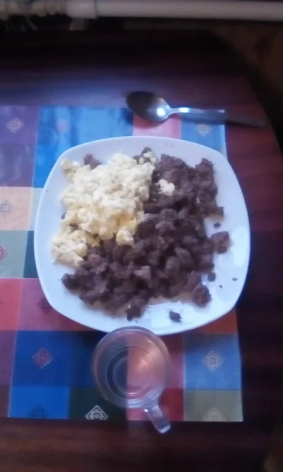 anonymous_derp - Dzisiejszy obiad: Smażona wołowina mielona, jajecznica z 4 jaj z mas...
