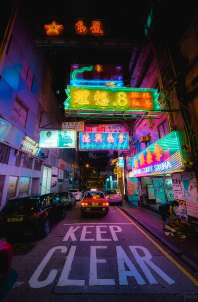 mala_kropka - #art #sztuka #fotografia #nightdrive #hongkong 
autor: Teemu Jarvinen
...