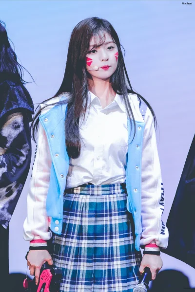 XKHYCCB2dX - #nagyung #fromis9
#koreanka