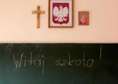 cyrkiel - @ediz4: Najpierw niech znikną z nich krzyże to pogadamy