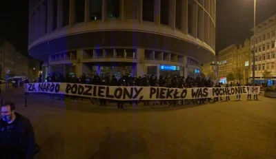 sauron100vlog - W Poznaniu kibice Lecha dołączyli do protestu. Wcześniej pojawił się ...