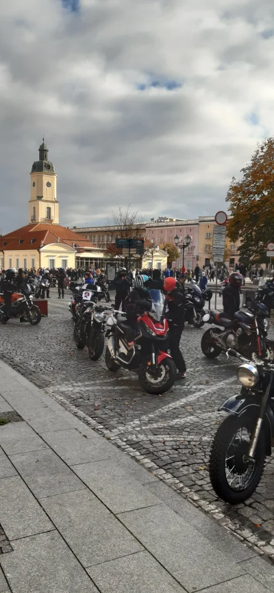blazejboss - Dziś w #bialystok dołączyli motocykliści! #strajkkobiet