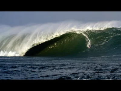 4x80 - @crewlove: Mieszkam niedaleko, dopiero co. xD

Irish surfer Conor Maguire rid...