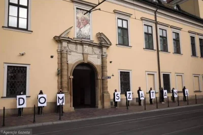 kotelnica - Pałac Biskupi w #krakow, Franciszkańska 3
#jedraszewski #protest #aborcj...
