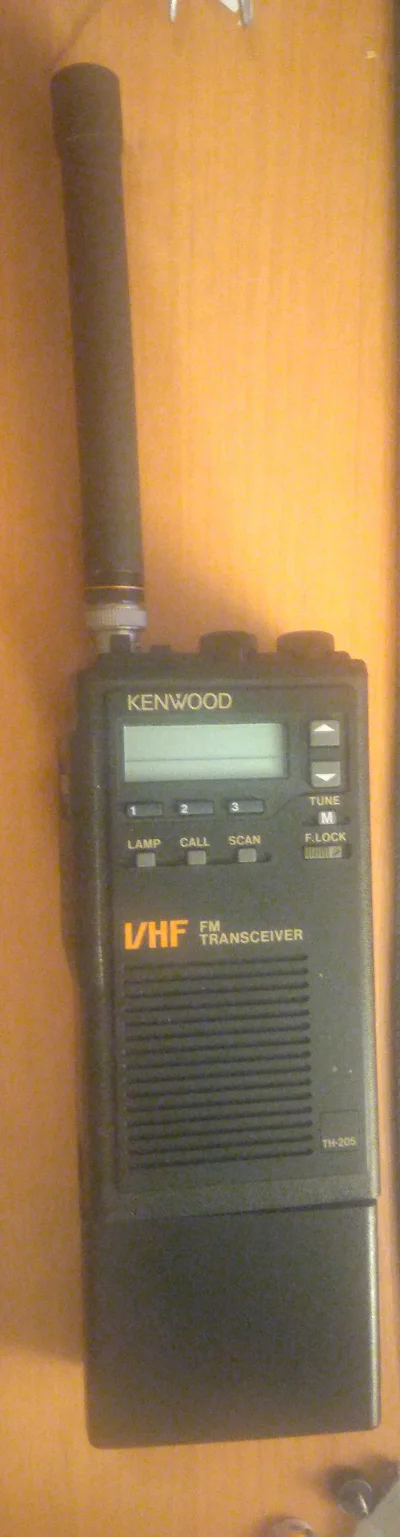 mrocznywilk21 - Mirki, znalazłem takie radio (KENWOOD TH-205) nada się do czegoś? 144...