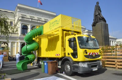 tamto-to-tamto - @Gumoleum: transport dla tego Pana co nie umie chodzić po schodach.