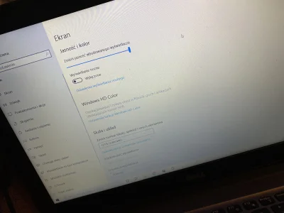 windykator74 - Mirki, strasznie przyciemnia mi wyświetlacz w laptopie, niby jest usta...