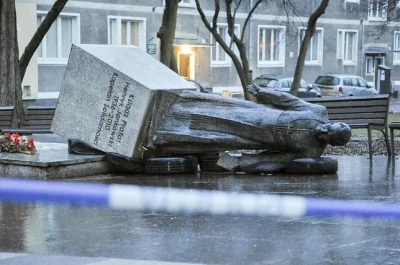 PDCCH - Taka ciekawostka. Ten koleżka bronił pewnego pomnika który "sie przewrócił" i...