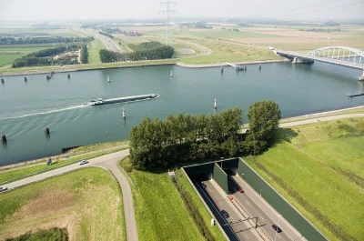 wannabedoc - @PaniAsia: Tutaj większy, Vlaketunnel, też Holandia