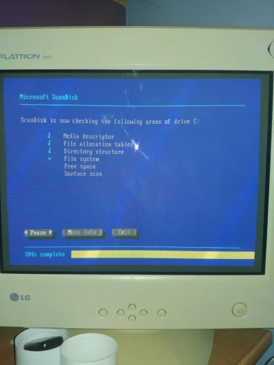 manualnyautomat - Hmmmm...
#retrocomputing #windows98