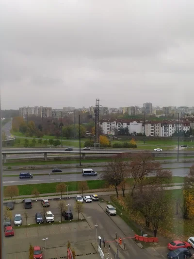 iDaft - Coś się dzieje w #Warszawa #mokotow? 

Od 15 minut nieprzerwanie jeżdżą konwo...