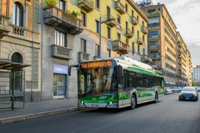 BaronAlvon_PuciPusia - 1000. elektrobus Solarisa dla Mediolanu <<< znalezisko
Mediol...